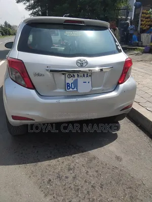 Toyota Yaris 2012 Silver