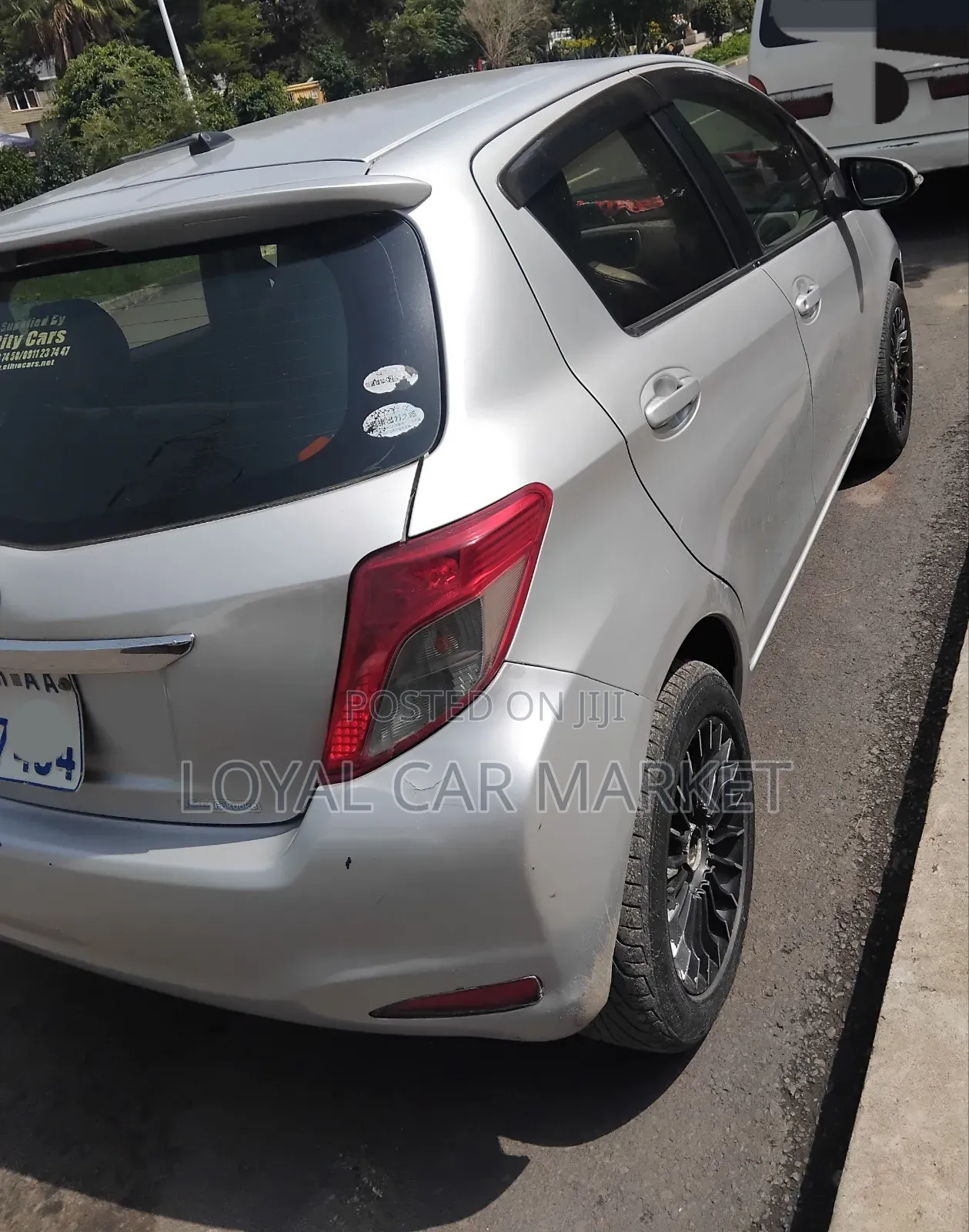 Toyota Yaris 2012 Silver