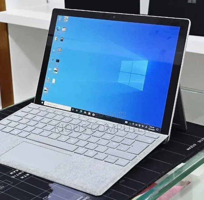 New Laptop Microsoft Surface 16GB Intel Core i5 SSD 256GB
