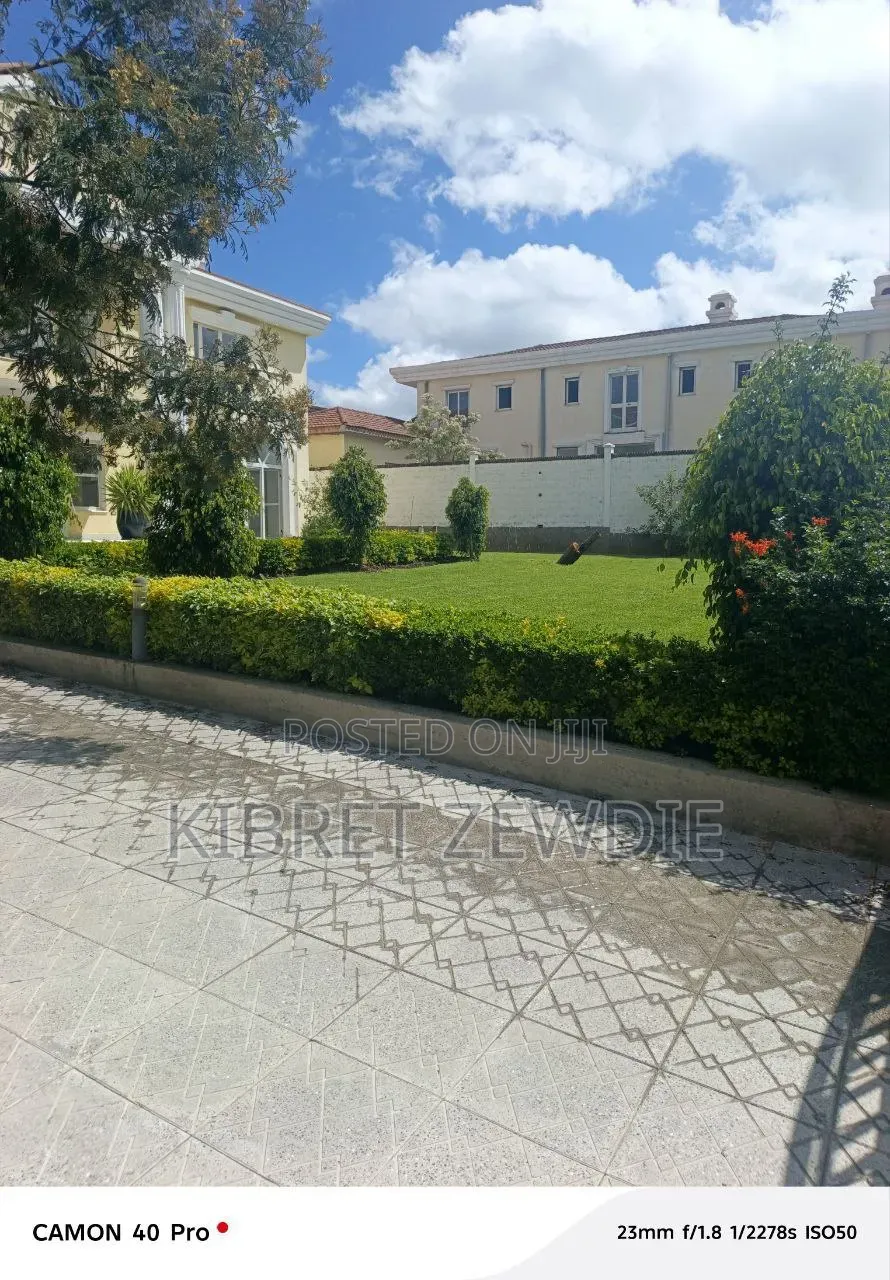 6bdrm House in Kibert Zewdie, Bole for sale