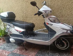 New Piaggio Scooter 2024 White