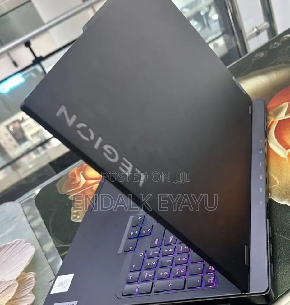 New Laptop Lenovo Legion Pro 7 32GB Intel Core i9 SSD 1T