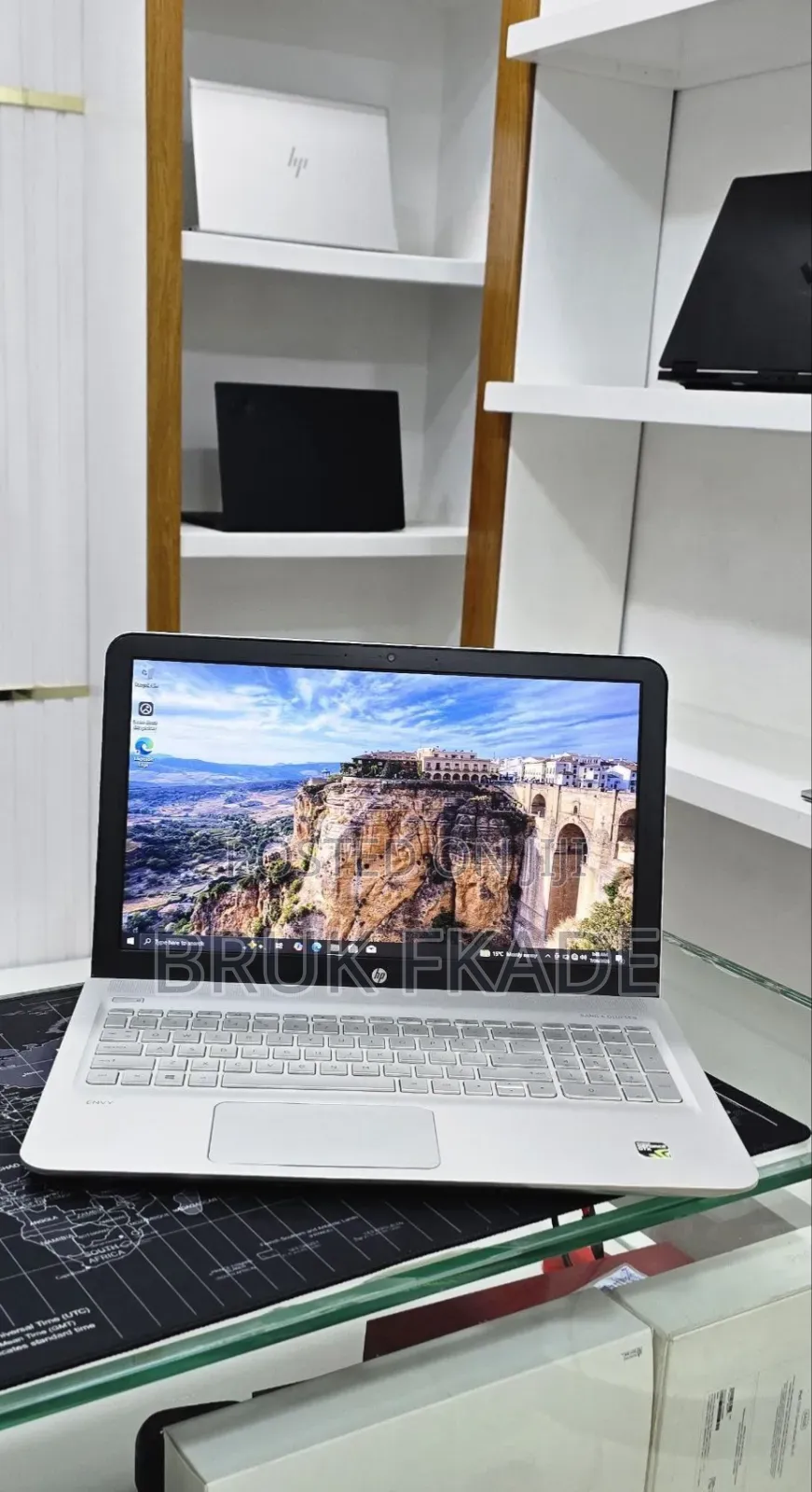New Laptop HP Envy 15 12GB Intel Core i5 SSD 128GB