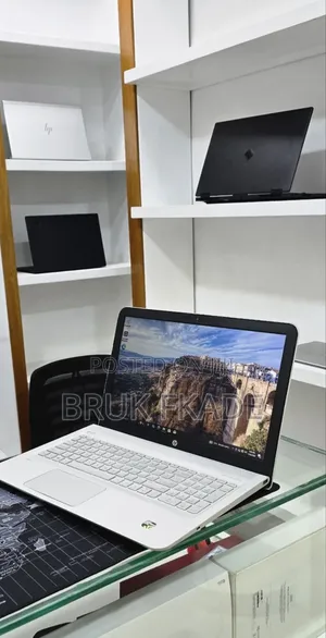 New Laptop HP Envy 15 12GB Intel Core i5 SSD 128GB
