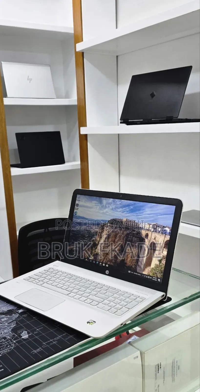 New Laptop HP Envy 15 12GB Intel Core i5 SSD 128GB