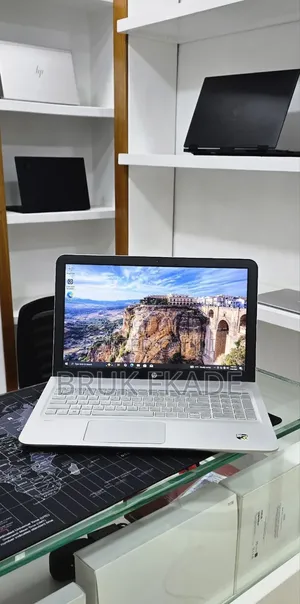 New Laptop HP Envy 15 12GB Intel Core i5 SSD 128GB