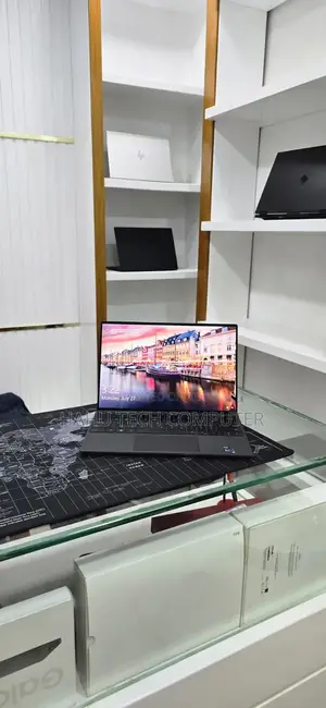 New Laptop Dell XPS 13 16GB Intel Core i7 SSD 512GB