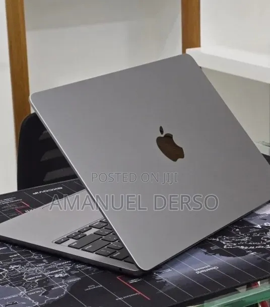 New Laptop Apple MacBook Air 2022 M2 16GB Apple M2 Ultra SSD 256GB
