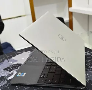 New Laptop Dell XPS 13 16GB Intel Core i7 SSD 512GB