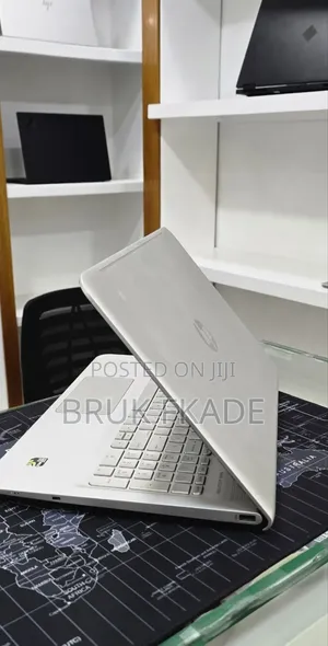 New Laptop HP Envy 15 12GB Intel Core i5 HDD 128GB