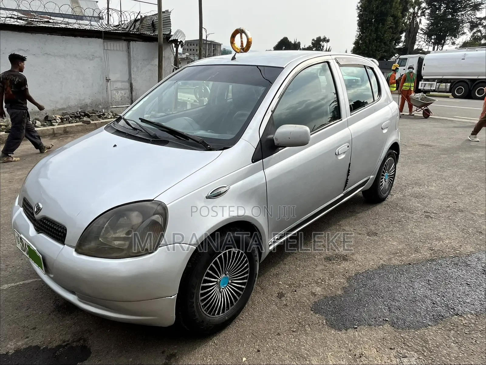 Toyota Vitz 2001 Silver