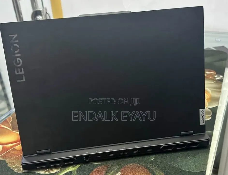 New Laptop Lenovo Legion Pro 7 32GB Intel Core i9 SSD 1T