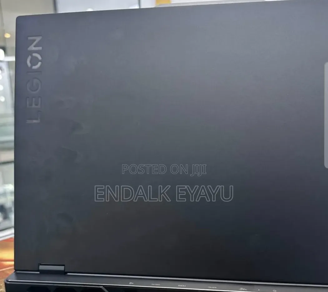 New Laptop Lenovo Legion Pro 7 32GB Intel Core i9 SSD 1T