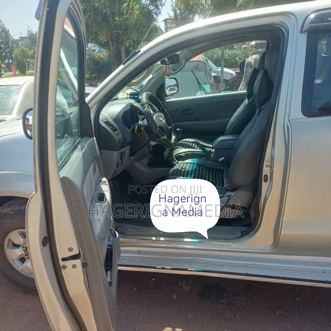 Toyota Hilux 2007 Silver