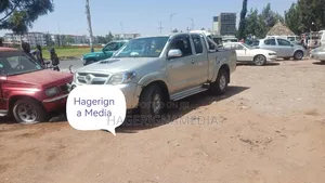 Toyota Hilux 2007 Silver