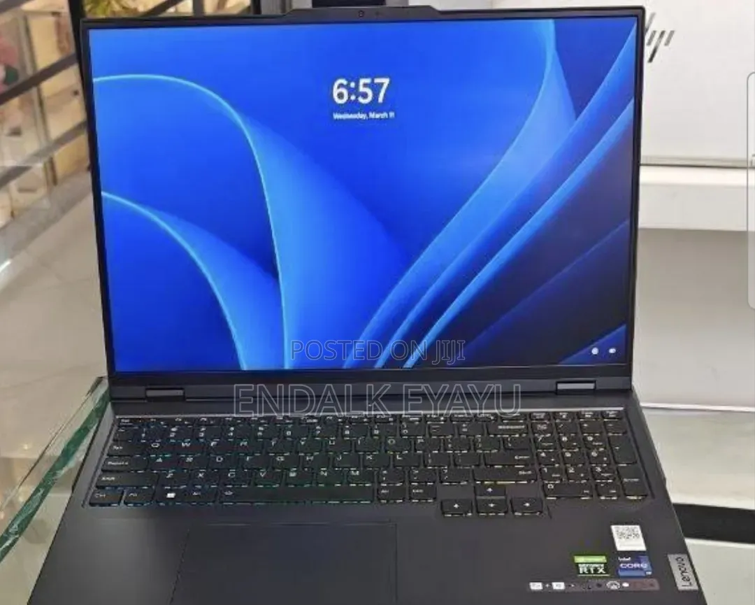 New Laptop Lenovo Legion Pro 7 24GB Intel Core i7 SSD 1T