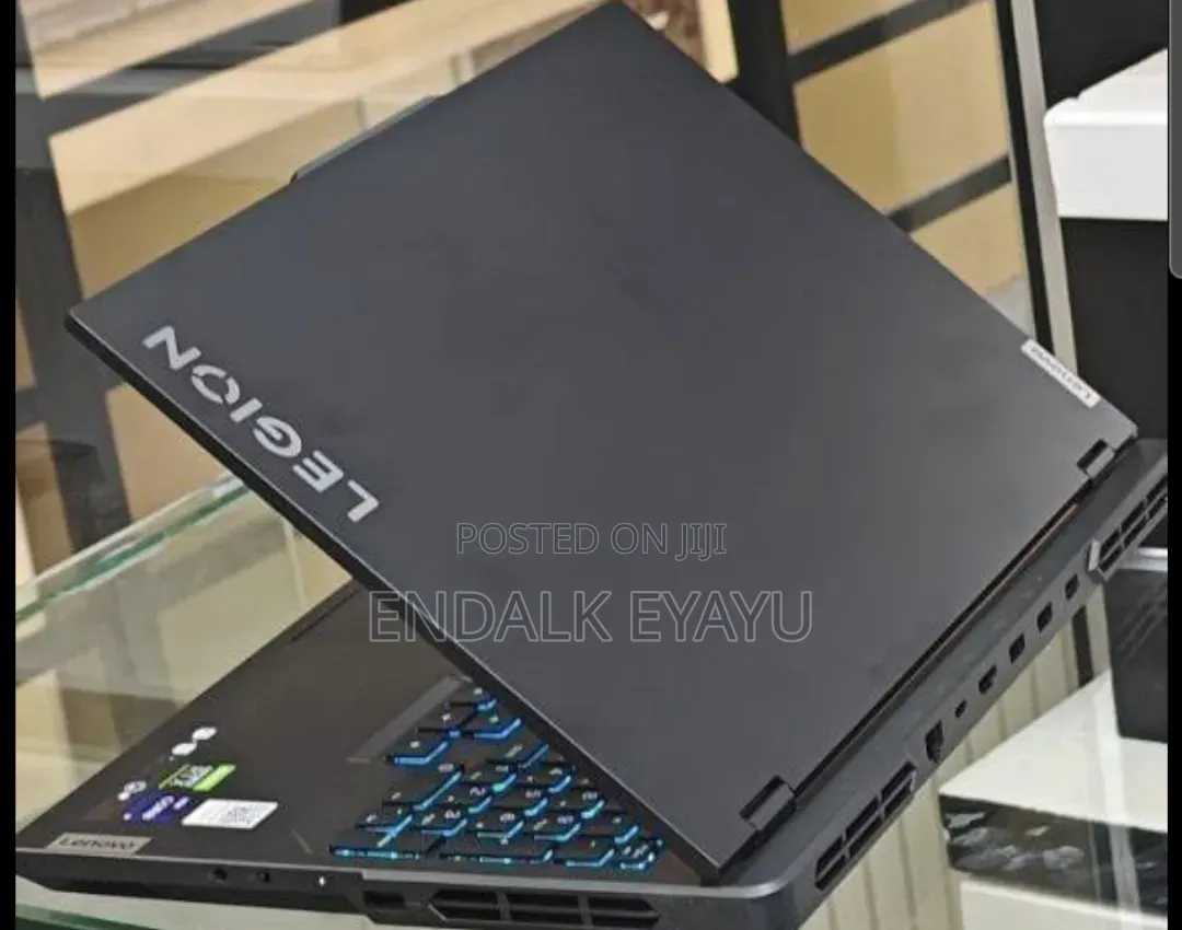 New Laptop Lenovo Legion Pro 7 24GB Intel Core i7 SSD 1T