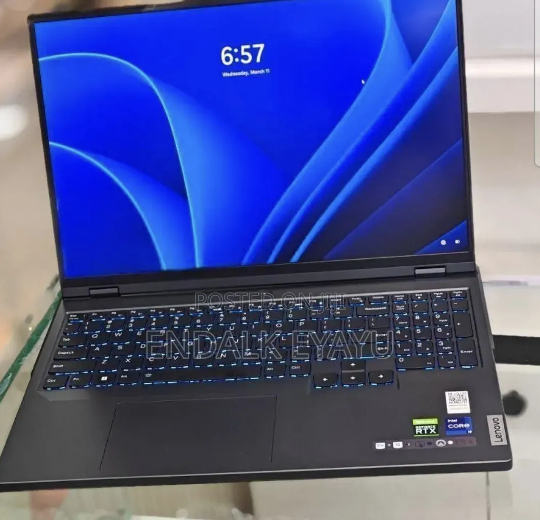 New Laptop Lenovo Legion Pro 7 24GB Intel Core i7 SSD 1T