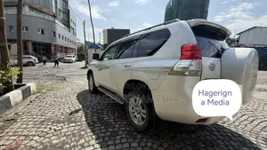 Toyota Land Cruiser Prado 2011 Silver