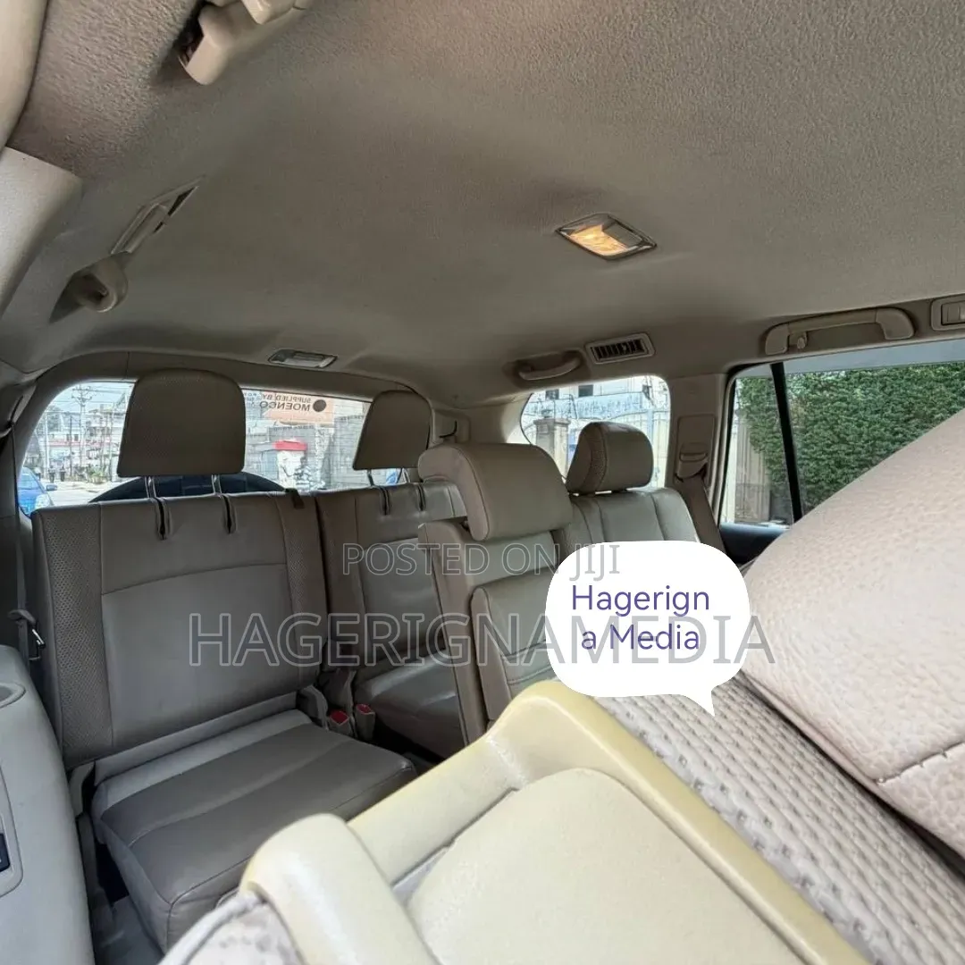 Toyota Land Cruiser Prado 2011 Silver