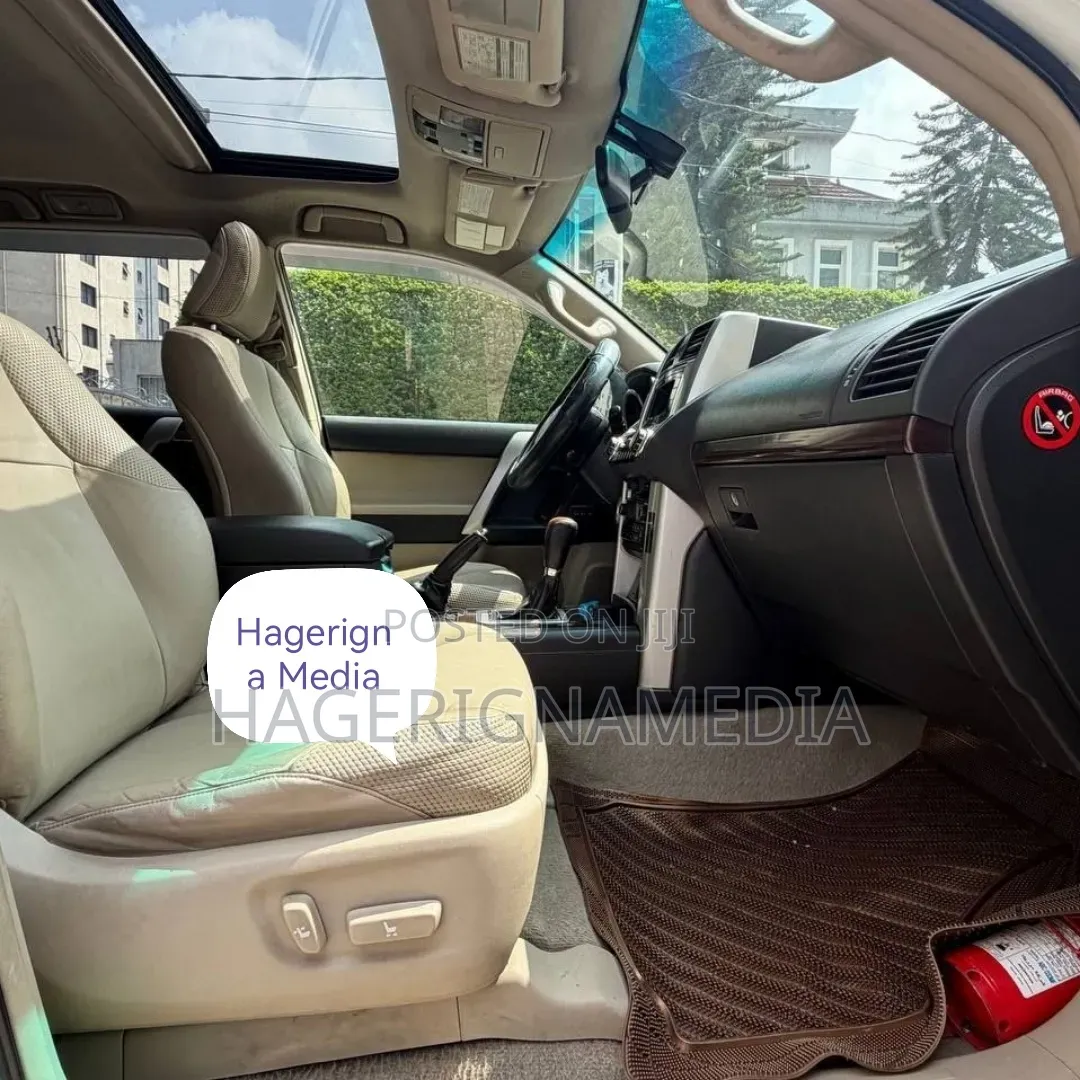 Toyota Land Cruiser Prado 2011 Silver