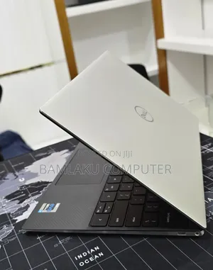 New Laptop Dell XPS 13 16GB Intel Core i7 SSD 512GB