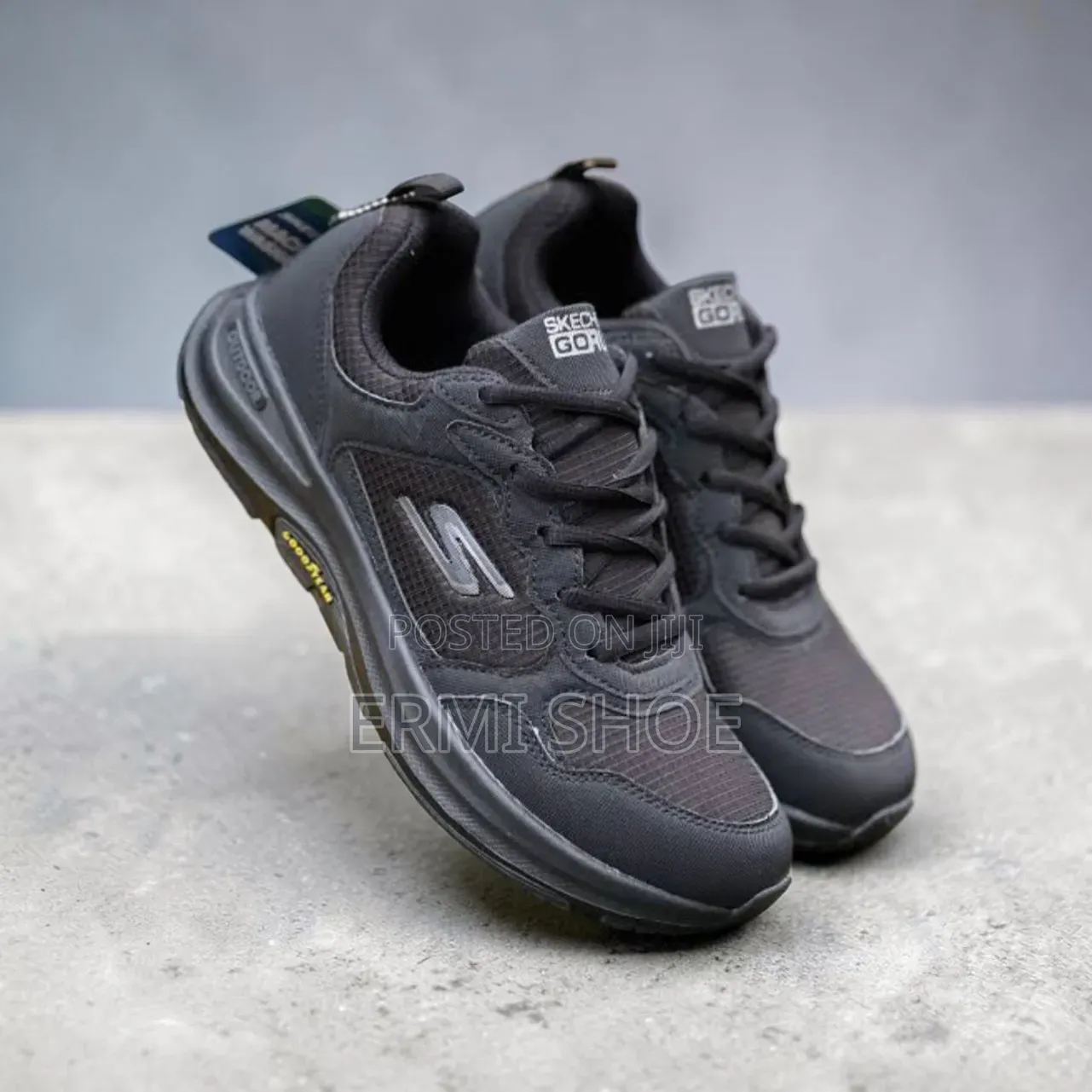 Run Skechers Real