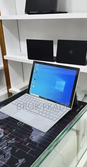 New Laptop Microsoft Surface Pro 7 16GB Intel Core i5 SSD 256GB