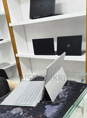 New Laptop Microsoft Surface Pro 7 16GB Intel Core i5 SSD 256GB