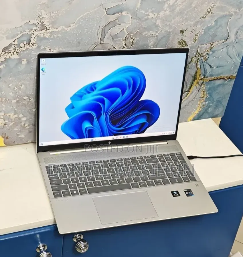 New Laptop HP 16GB Intel Core i7 SSD 1T
