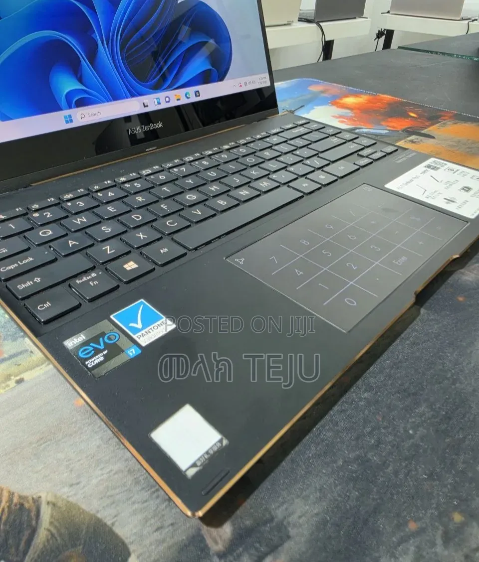 New Laptop Asus Zenbook 13 OLED 16GB Intel Core i7 SSD 512GB