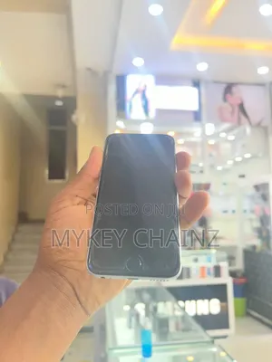 Apple iPhone 6s 32 GB Silver