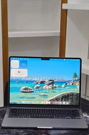 New Laptop Apple MacBook Air 2022 M2 16GB Intel Core i7 SSD 256GB