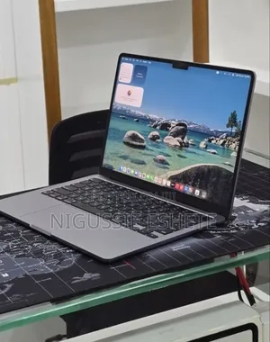 New Laptop Apple MacBook Air 2022 M2 16GB Apple M2 SSD 256GB