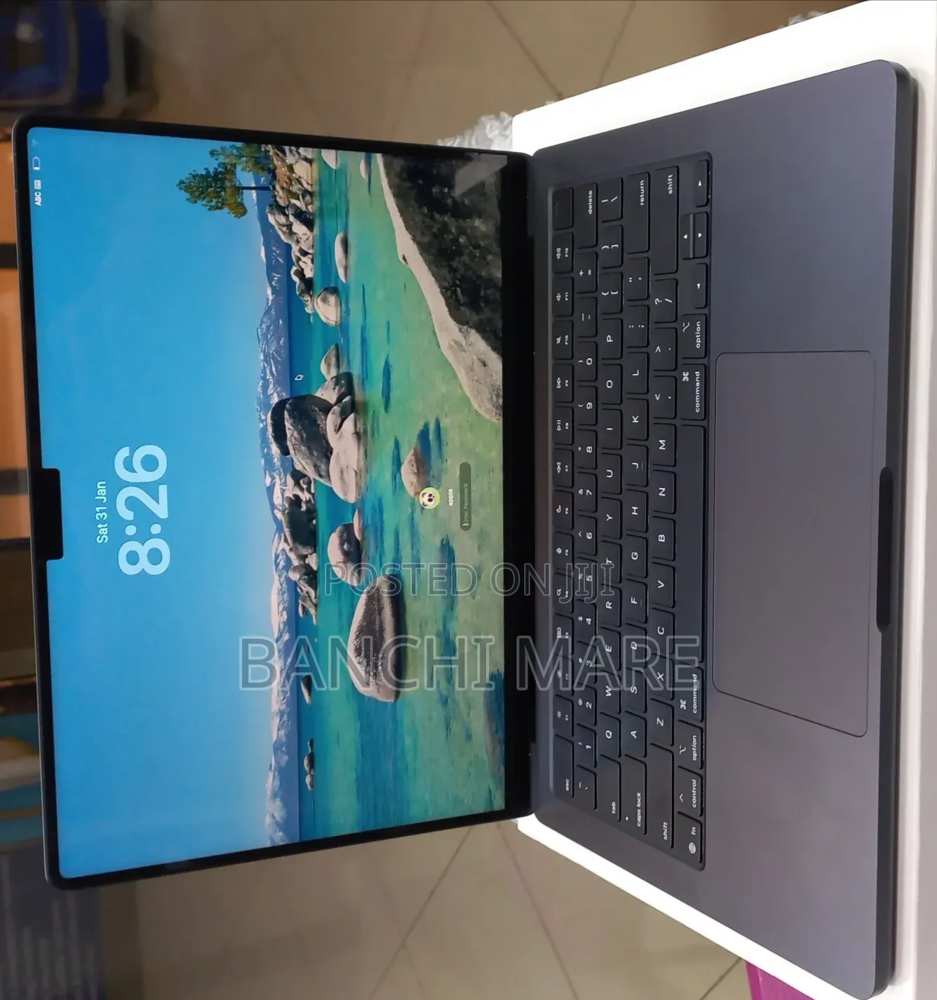 New Laptop Apple MacBook Pro 2025 M5 16GB Apple M5 SSD 512GB