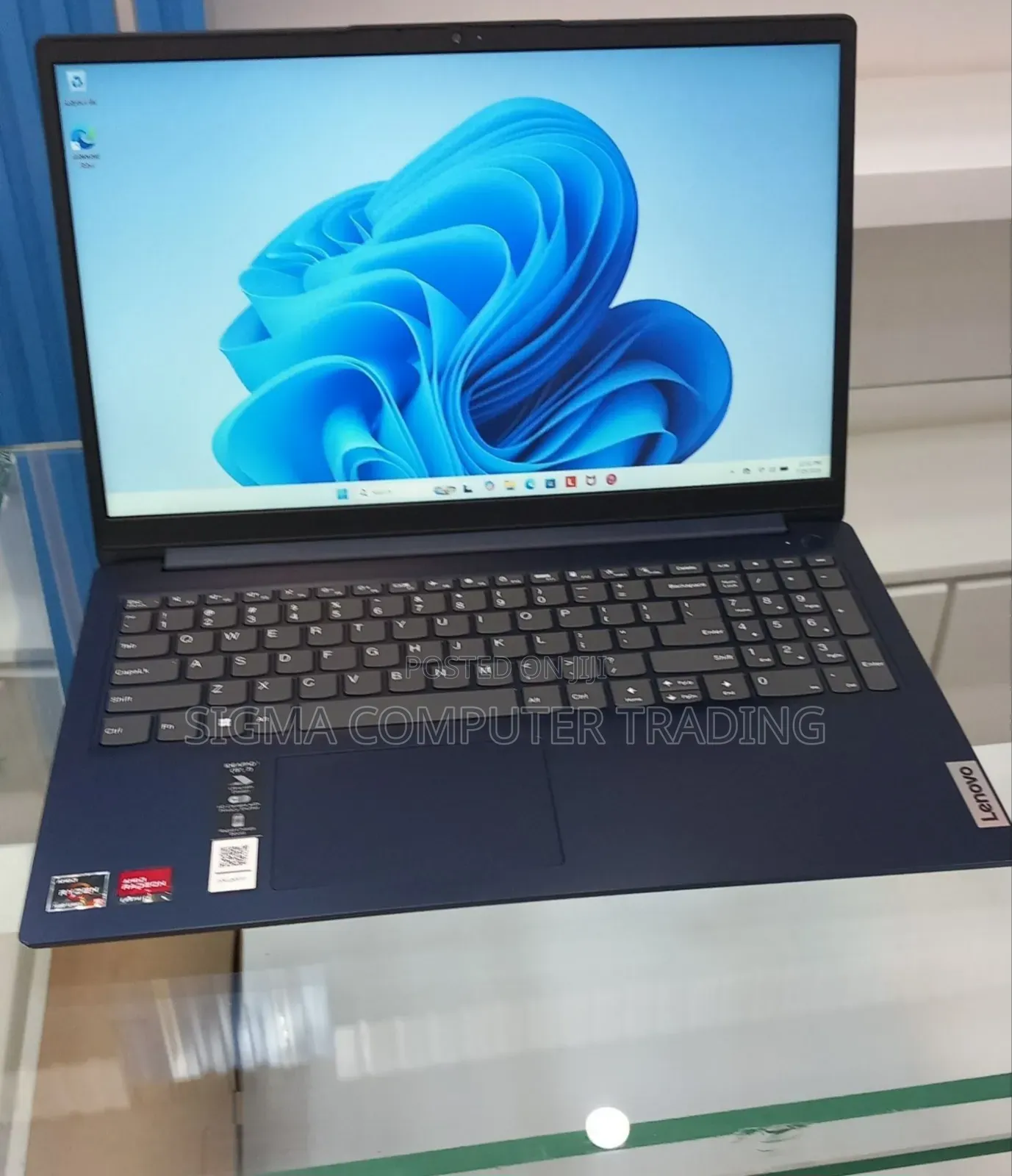 New Laptop Lenovo Ideapad 3 8GB AMD Ryzen 5 SSD 256GB
