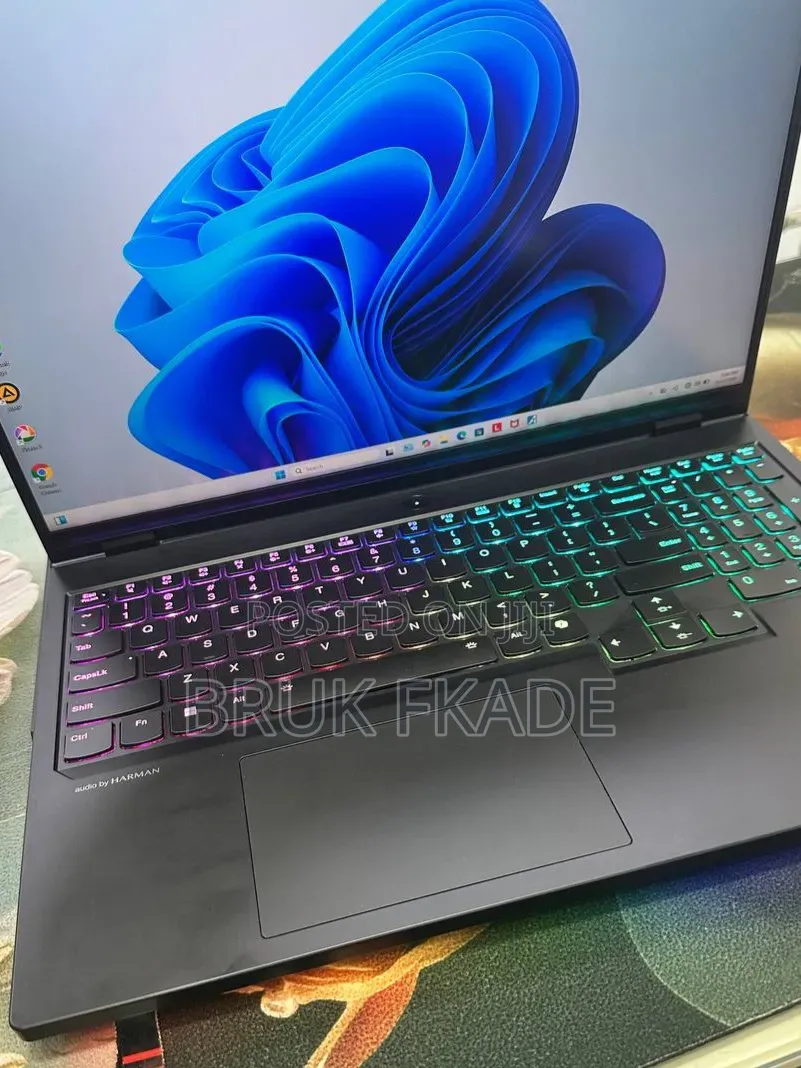 New Laptop Lenovo Legion Pro 7 32GB Intel Core i9 SSD 1T