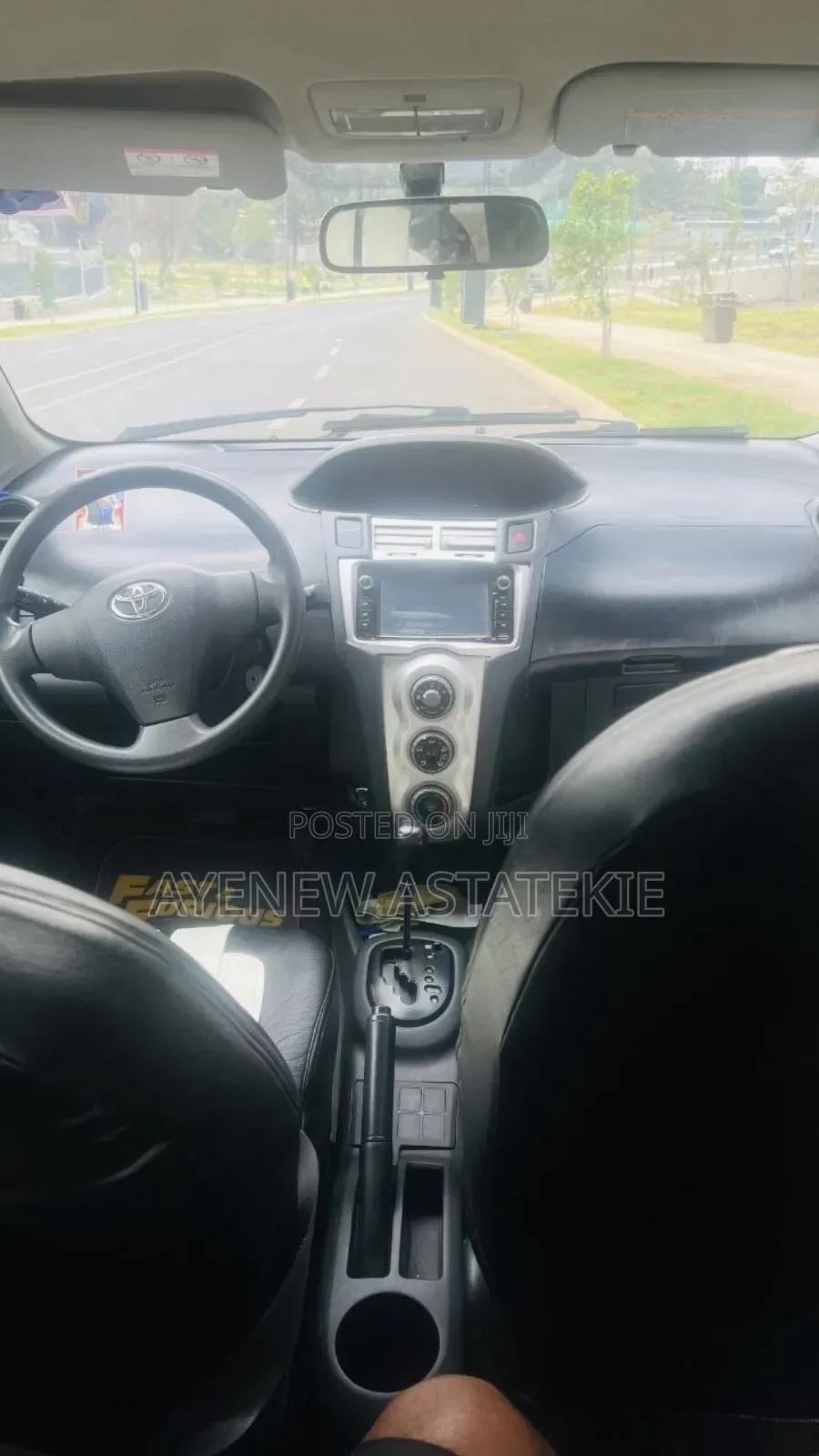 Toyota Yaris 2010 Silver