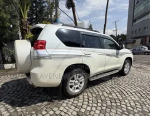 Toyota Land Cruiser 2011 Ivory
