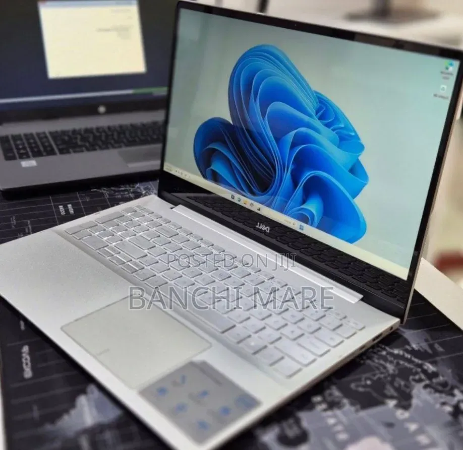 New Laptop Dell Inspiron 15 8GB Intel Core i5 SSD 256GB