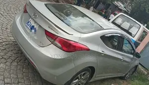Hyundai Elantra 2013