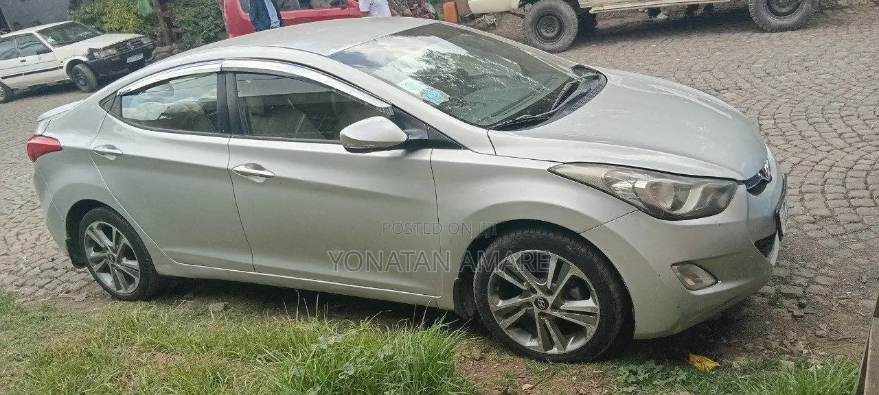 Hyundai Elantra 2013