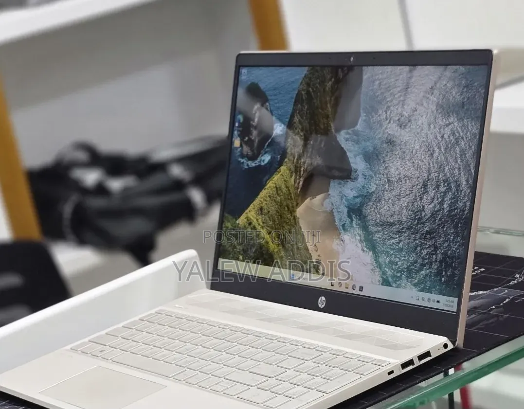 New Laptop HP Pavilion 15 8GB Intel Core i5 SSD 512GB