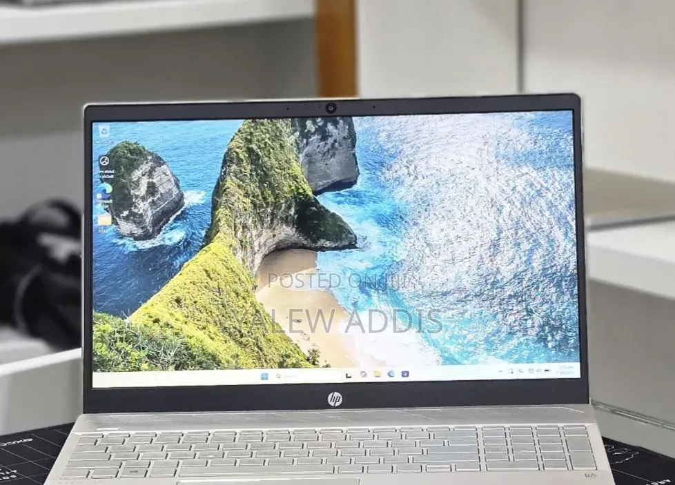 New Laptop HP Pavilion 15 8GB Intel Core i5 SSD 512GB