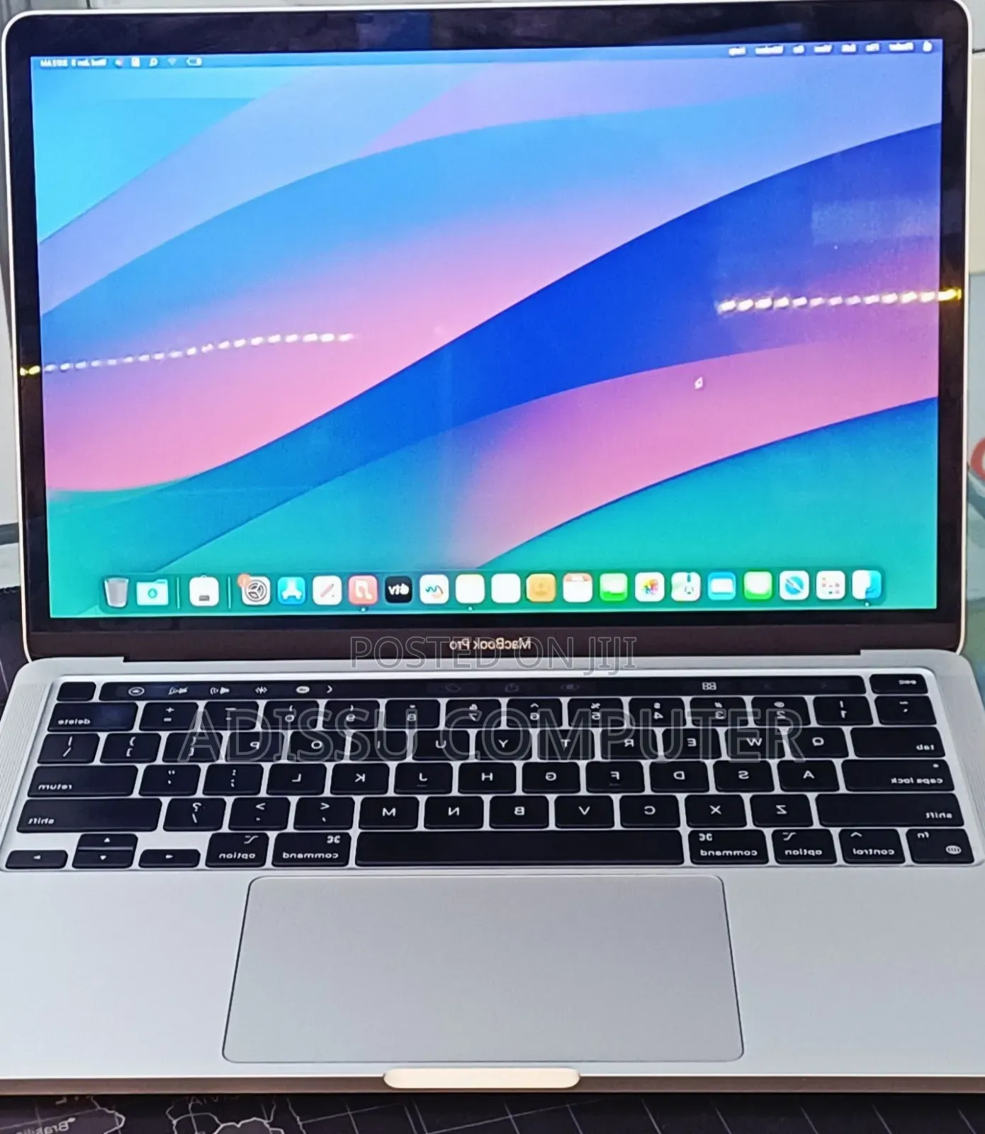 New Laptop Apple MacBook Pro 2019 16GB Apple M1 Pro SSD 256GB