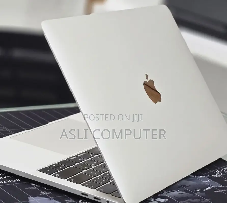 New Laptop Apple MacBook 2019 16GB Intel Core i7 SSD 512GB