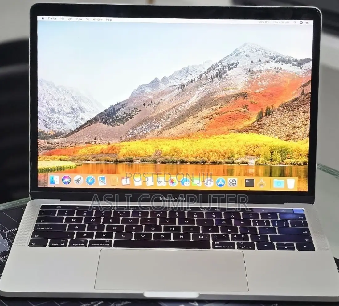 New Laptop Apple MacBook 2019 16GB Intel Core i7 SSD 512GB