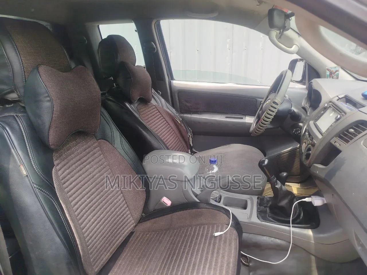 Toyota Hilux 2010 Brown