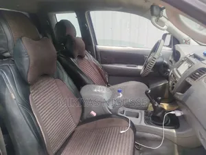 Toyota Hilux 2010 Brown
