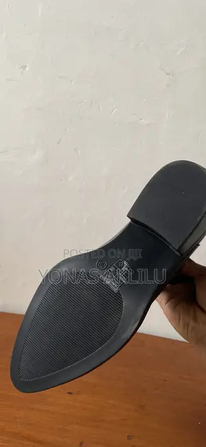 Hill Shoes From German